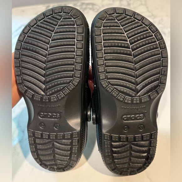 Kids black crocs, excellent condition, size 13 kids - Picture 4 of 5
